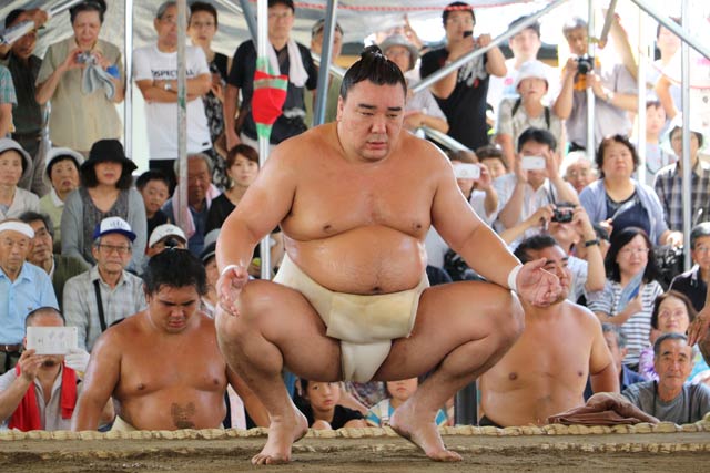 伊勢ヶ浜部屋の弥彦村での夏合宿に合流した日馬富士