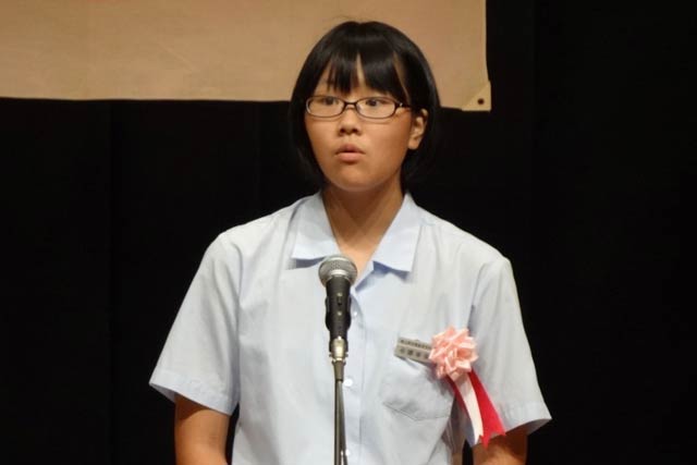  最優秀賞を受けた燕中等教育学校2年平沢さん