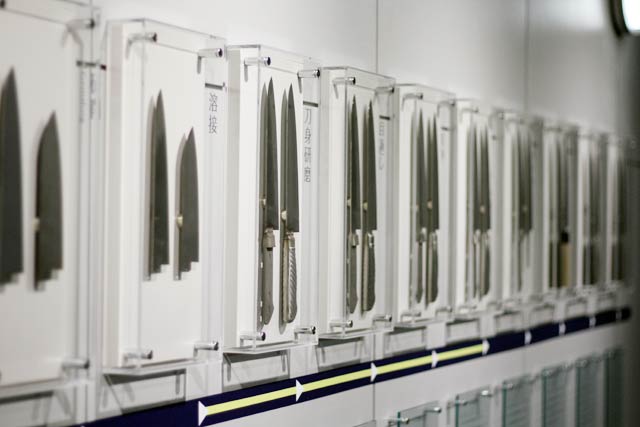 抜き刃物の製造段階の展示