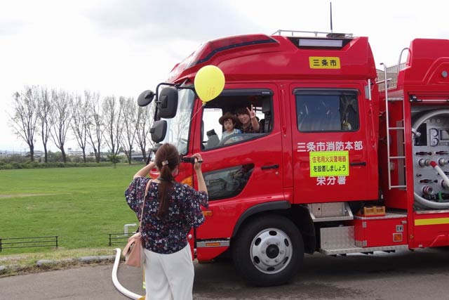 消防車に試乗
