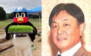 ことし5月の田植えに参加したときのつば九郎とトークショーを行う荒木大輔さん