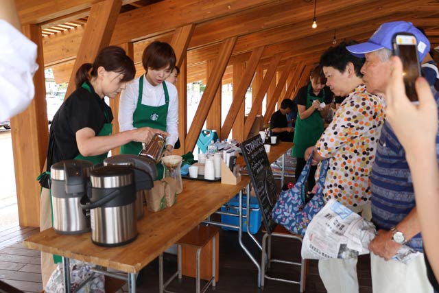 スターバックスコーヒーのコーヒーのドリップ体験