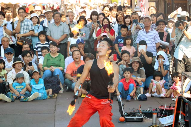 ジャグリングのPerformer SYO!さん