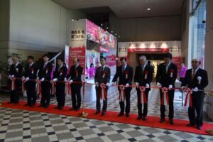 「燕三条トレードショウ2017」のテープカット