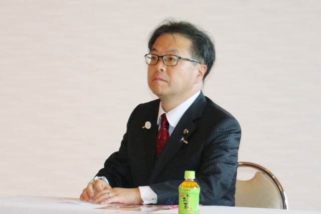 世耕氏