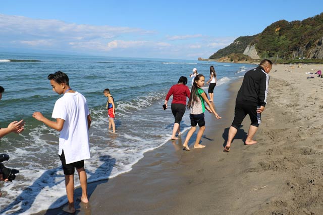 気持ちのいい抜けるような秋晴れの空と海