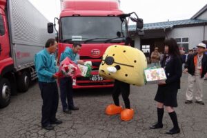 グルメゆうパックで加茂のナシ4,400箱を出荷