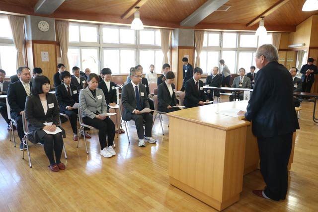 「しただ塾」のアウトドア観光従事者養成科の開講式