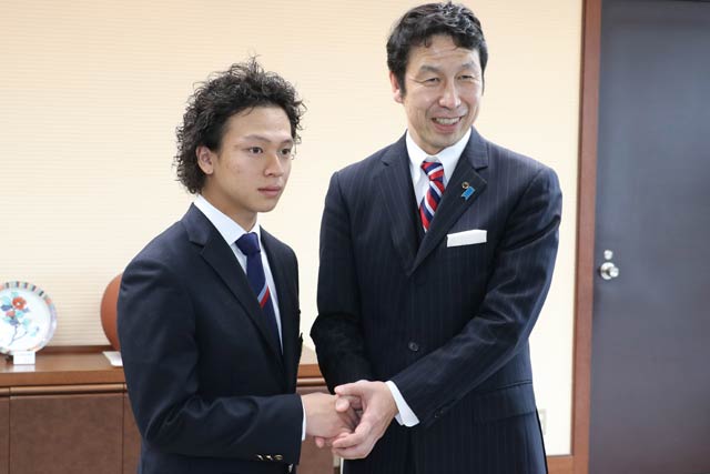 米山知事と平野選手