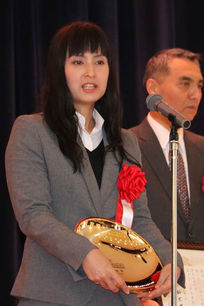 つばめ輝く女性賞を受けたフジイコーポレーションの森田さん