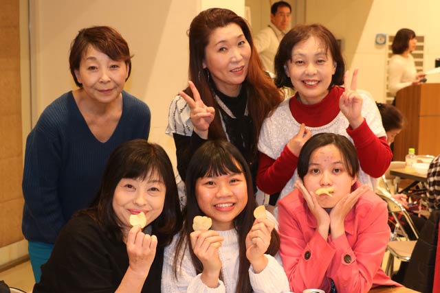 世界の料理パーティーのフォト