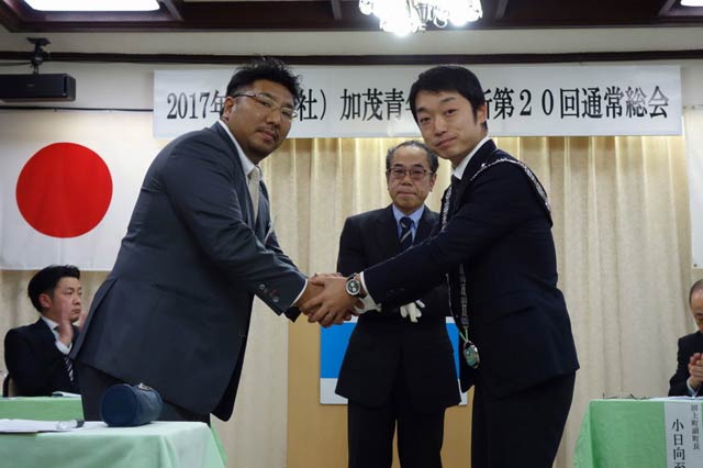 難波理事長と川上次年度理事長