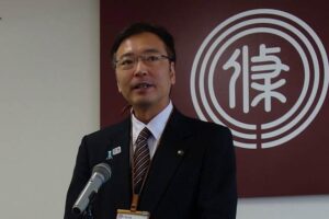 年末のあいさつを行う国定市長