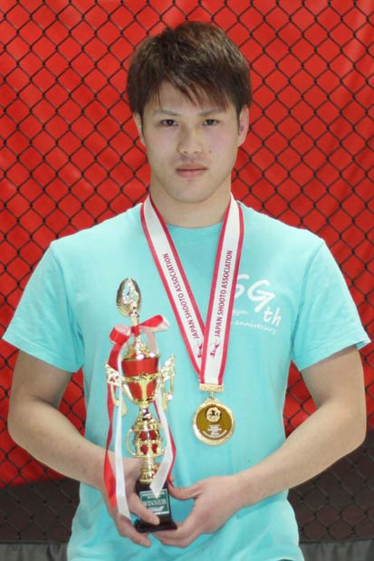 2017年度プロ修斗新人王決定トーナメントのフェザー級で優勝した「SAI-GYM」所属の星野豊さん