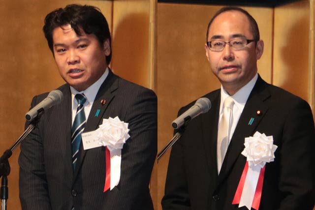鷲尾衆院議員(左)と細田衆院議員
