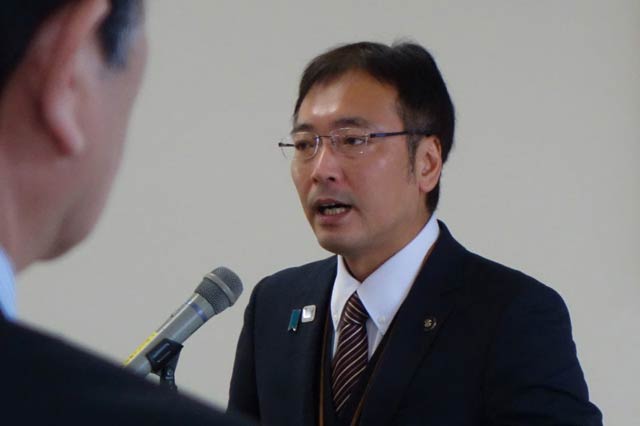 年頭のあいさつを行う国定三条市長