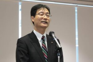 訓示を行う鈴木燕市長