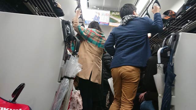 朝4時頃の車内