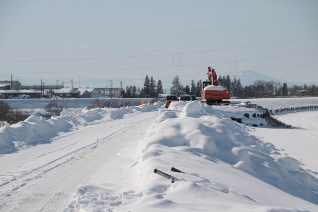 燕市が道金の中ノ口川水門上流に開設を予定する雪捨て場