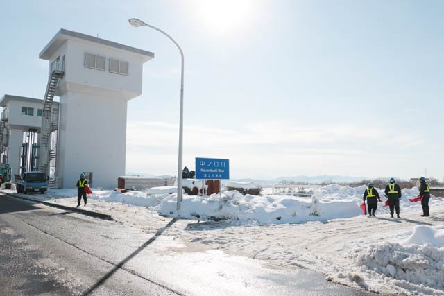 雪捨て場の入り口