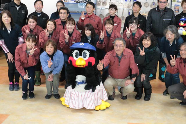 26日に来燕して信越ワークスを訪問した「つばみ」