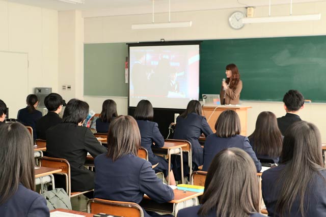三条商業高校の楽天IT学校の最後の授業
