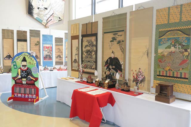 道の駅「越後出雲崎 天領の里」で開かれている第18回天神さまの展示会