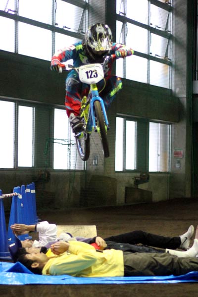 菊池さんによるBMXパフォーマンス