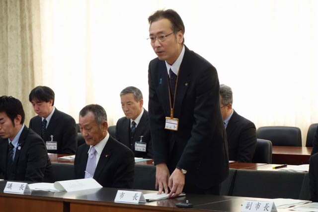 平成30年度当初予算概要説明会で国定市長