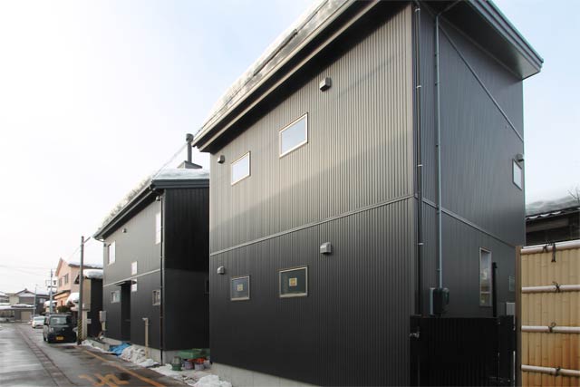 24、25日に完成内覧会を開く中進住宅が三条市由利に建設した家