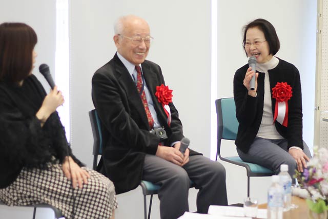三条市名誉市民の写真家渡辺義雄さんの長女中島ちえ子さんと松本徳彦日本写真家協会副会長によるトークショー