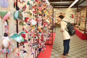 和島でつるし雛まつり 広域連携で「越後をつむぐつるし雛街道」も
