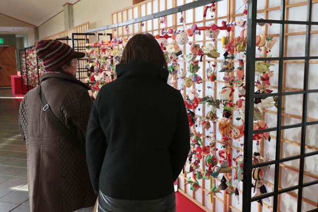 良寛の里美術館のつるし雛飾り