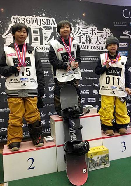 表彰式の広乃輔君はひときわ小さい