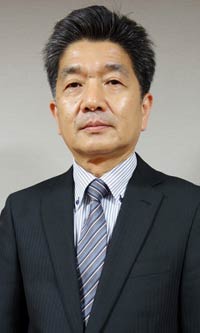 理事兼総務部長に昇任の駒形一興議会事務局長