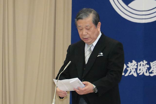 加茂暁星高校の飯沼和男校長があいさつ