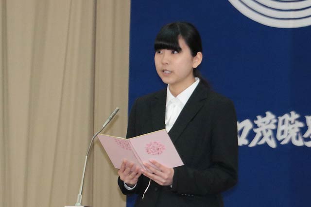 看護専攻科1年山崎真衣さんが謝辞
