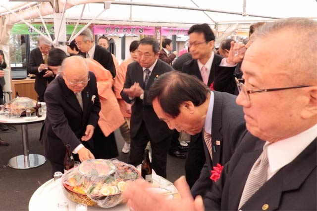 祝賀会の乾杯