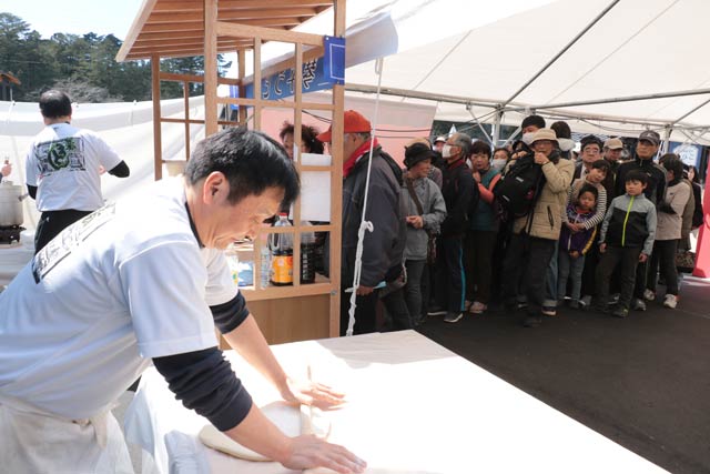 琴平うどん「狸屋」による本場讃岐うどんのふるまい
