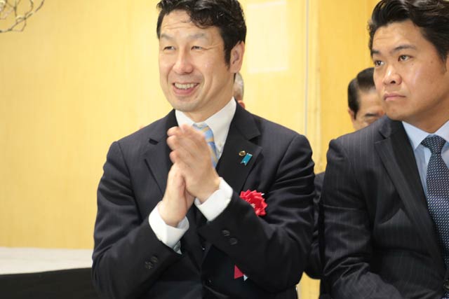 鈴木陣営の出陣式に出席した米山知事