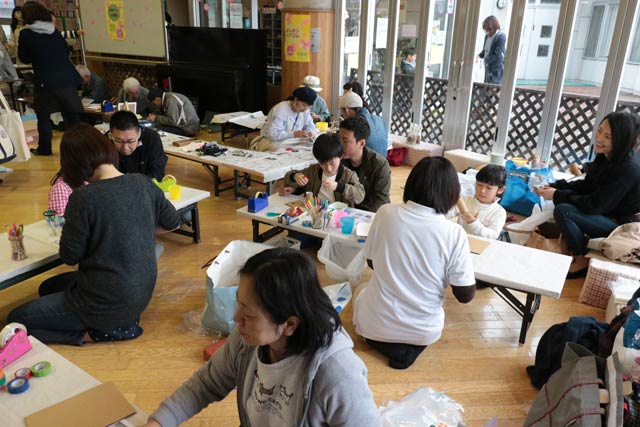 にぎわう会場