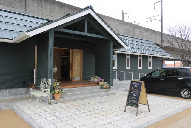 27日のグランドオープンに向けて16日にプレオープンした「メグカフェ511」