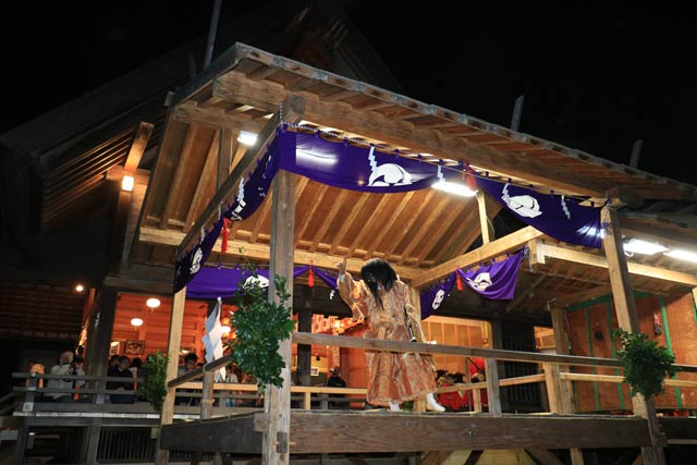 神明宮春季大祭宵宮の神楽奉納