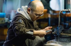 「タダフサ初夏の工場まつり」を行うタダフサの曽根社長