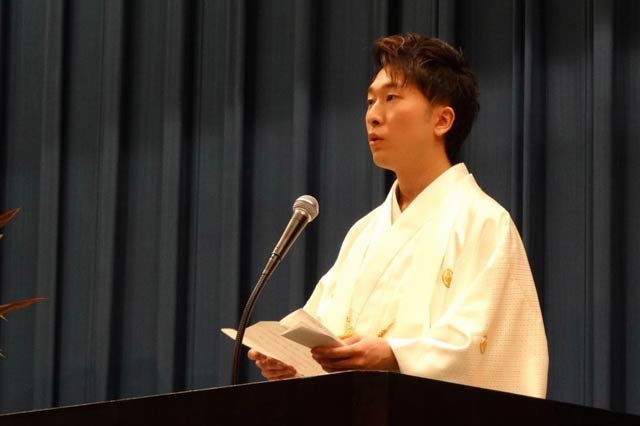 新成人代表の堀内さんのあいさつ
