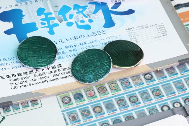 ホログラムのマンホールバッジ