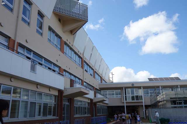 26日に開校記念式典を行う三条市立大崎学園