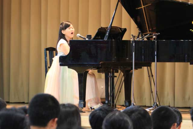 佐藤ひらりさんのライブ
