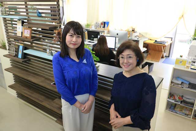 Aタイプを利用しているエムズグラフィックで右が樋口社長