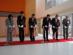 三条美術協会が開幕 三条の美術界を牽引する74点を展示